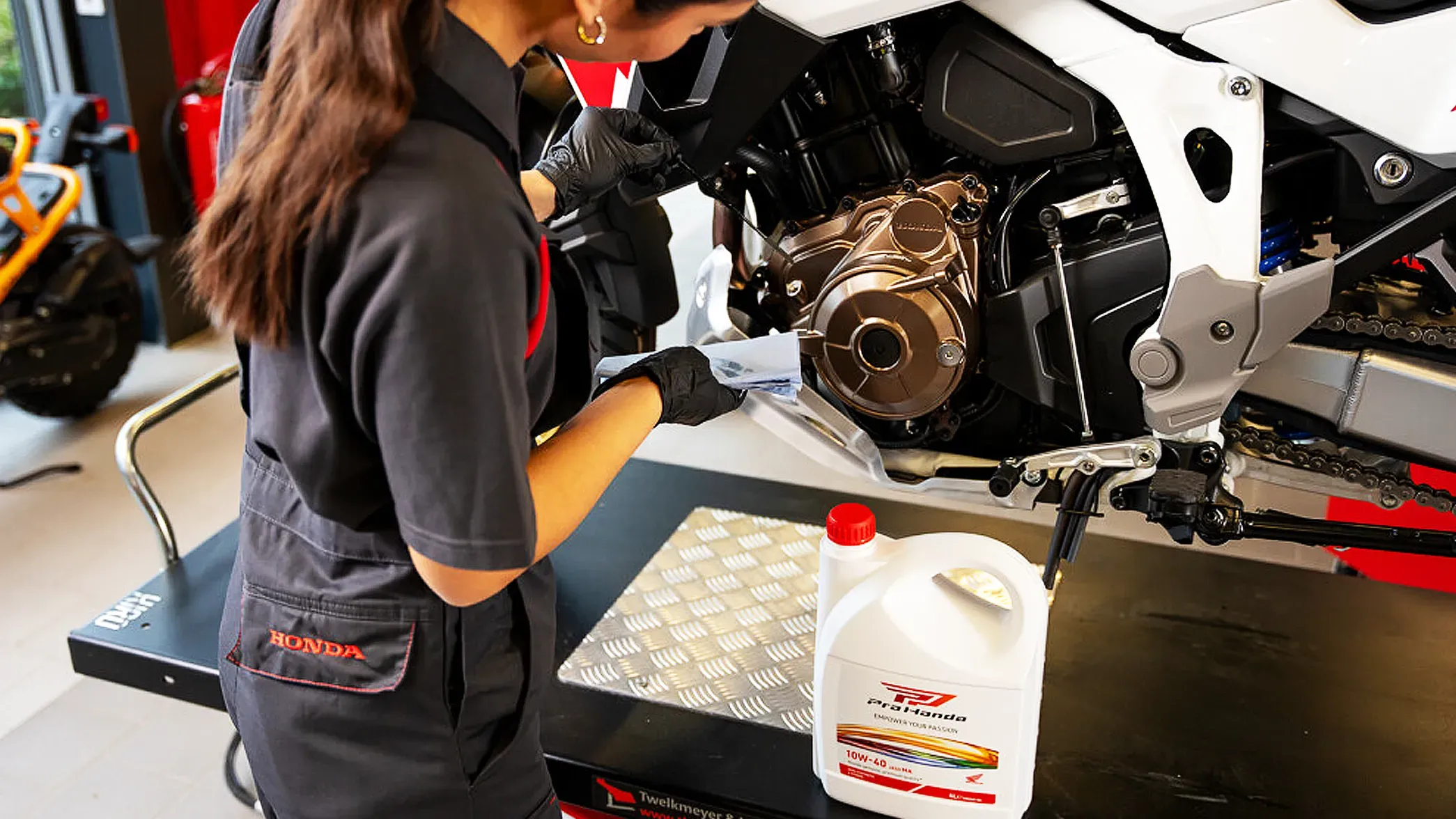 Honda Motorcycle Servicing at CMC Thunder Road